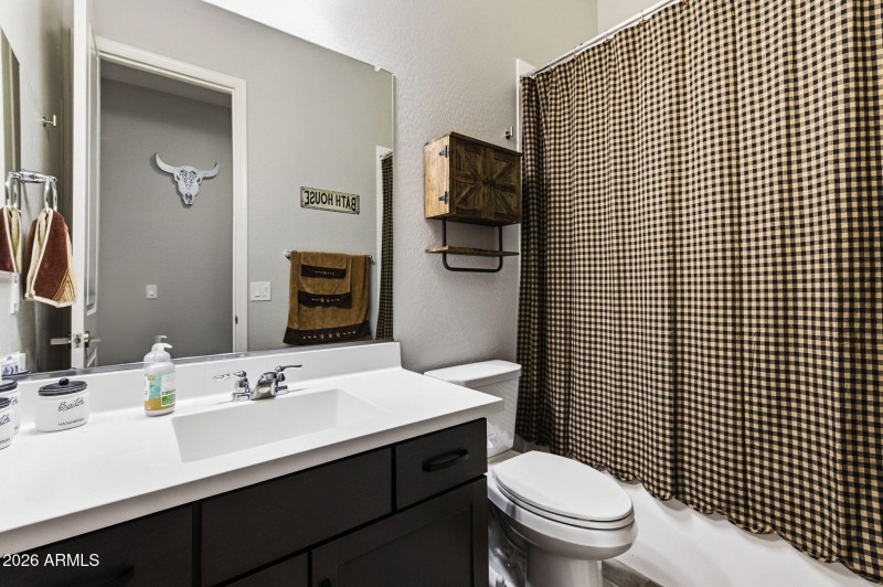 Guest bath 1