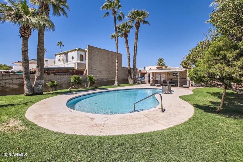 Community pool