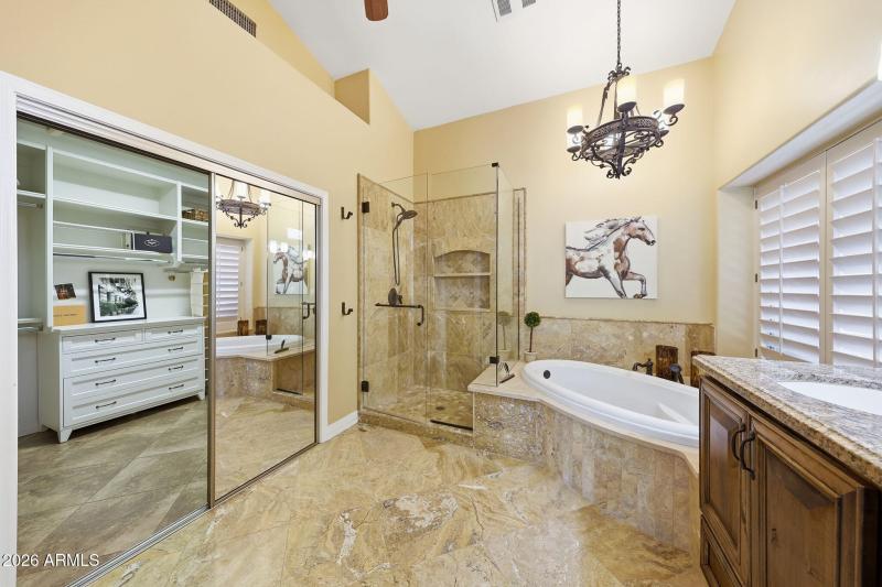 Primary Bathroom (3)