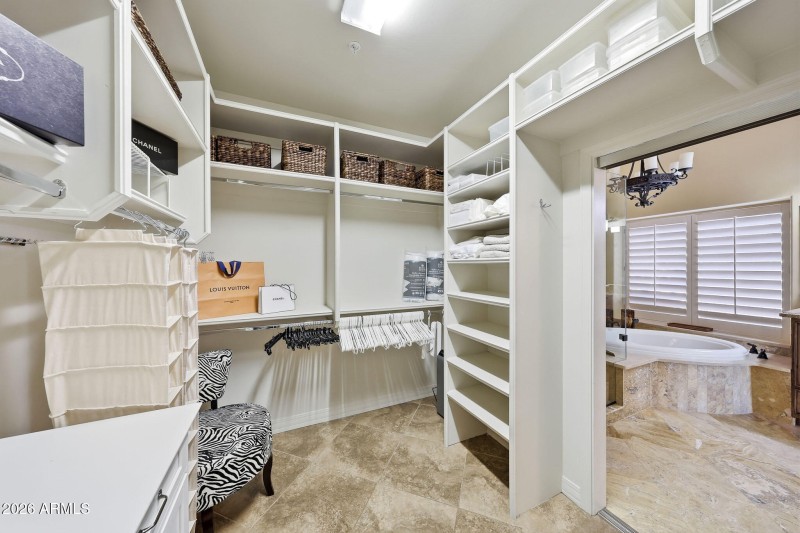 Primary Closet (2)