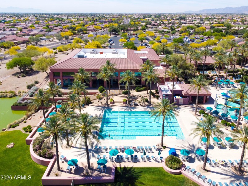 33 Community Pool & Clubhouse