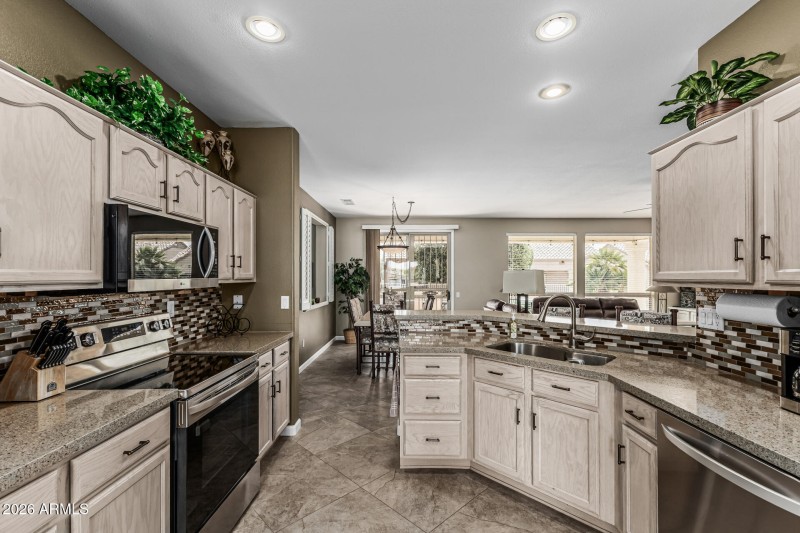 12 Kitchen