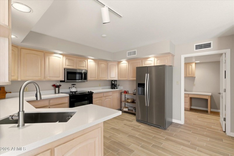 Kitchen & Office Nook