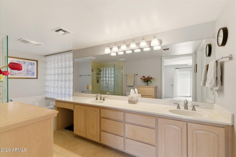 Dual Vanity Bath