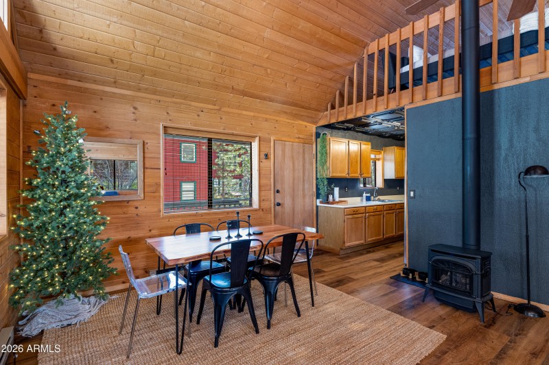 Interior Kitchen/Dining
