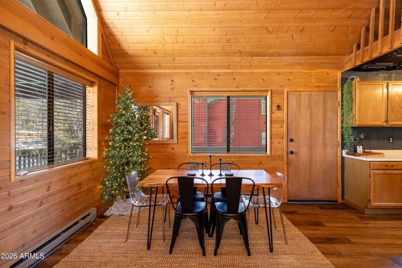 Interior Kitchen/Dining