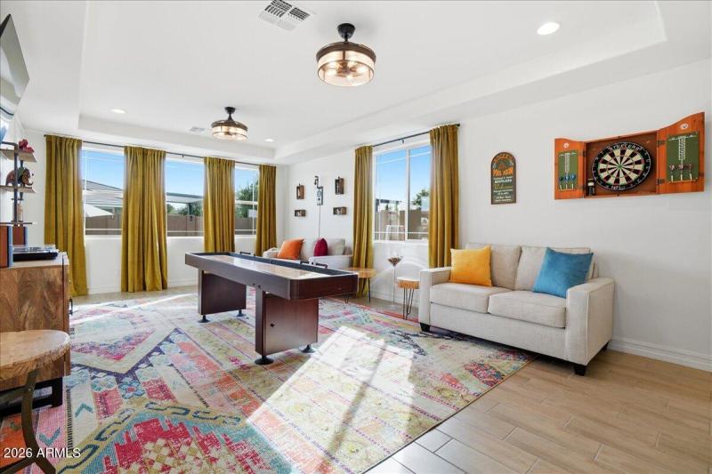 28-Family Room