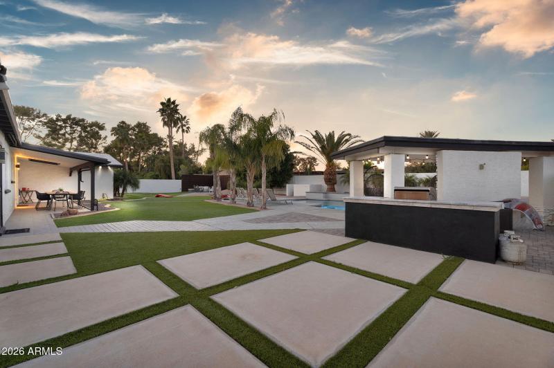 37-web-or-mls-5410 E Cactus Rd-4