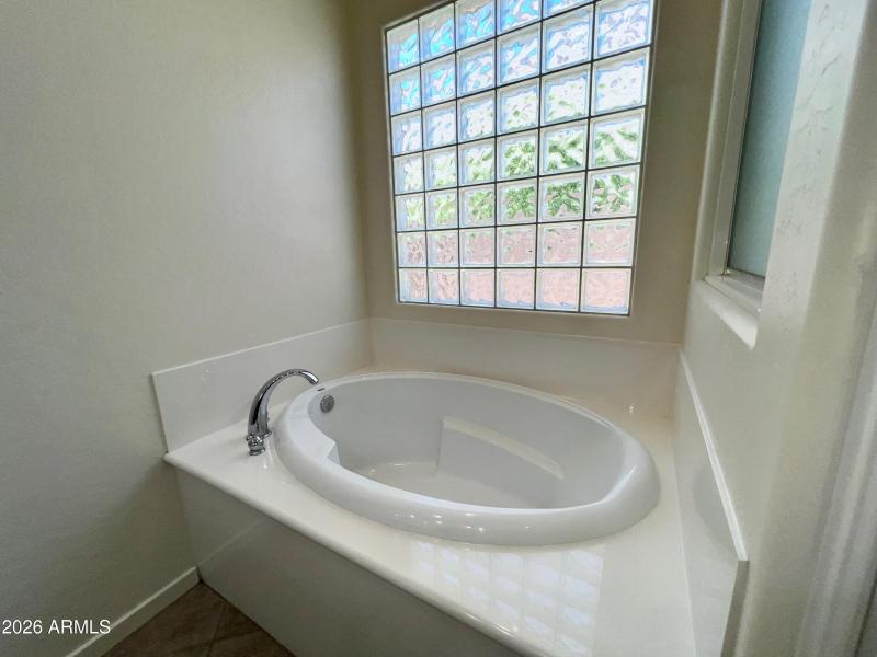 Soaking bath or sit-in shwr, your choice