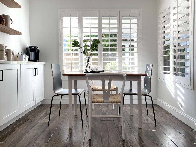 Eat-in Kitchen