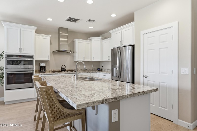 Vent hood, SS appliances