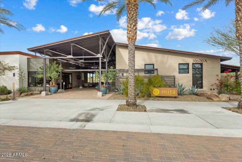Mita Clubhouse2
