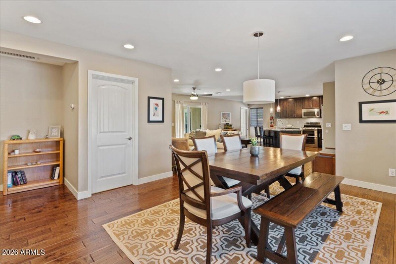02-Dining Room