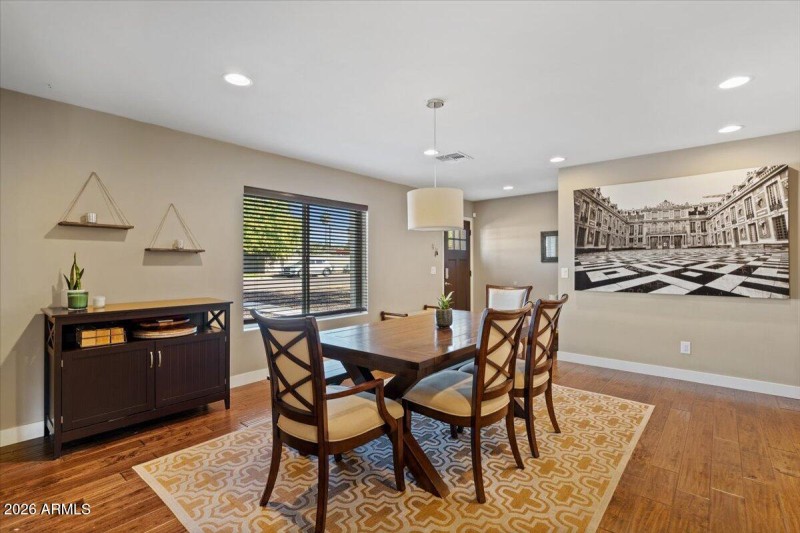 06-Dining Room