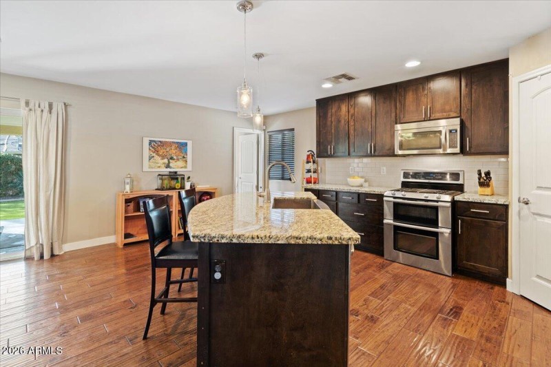 09-Kitchen