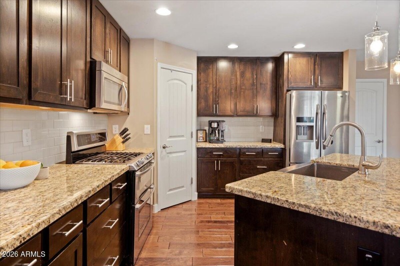 10-Kitchen