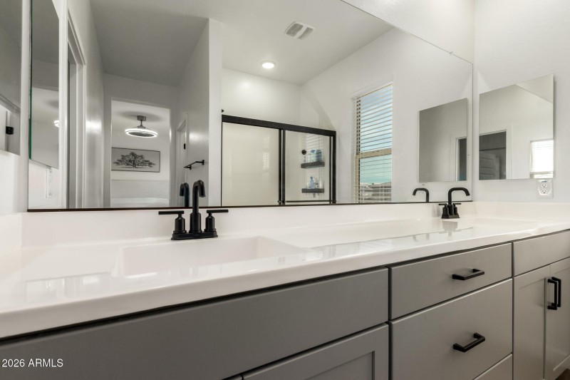 Primary Ensuite Bath