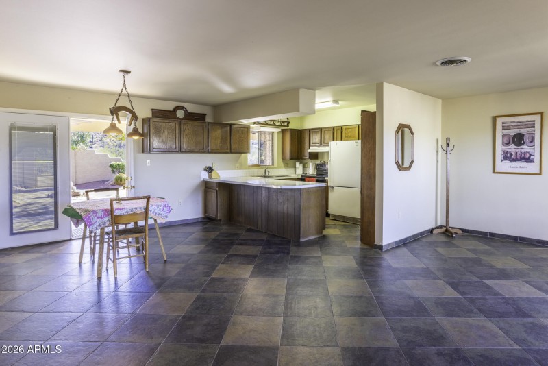 Kitchen/Dining