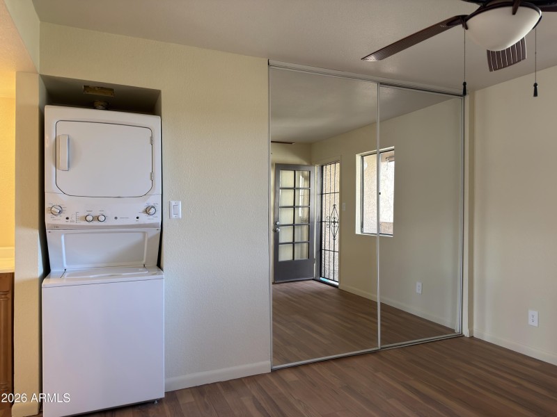 5995 N 78 Laundry_6411