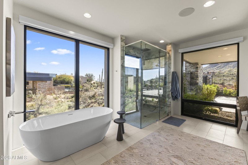Suite 1 bathroom