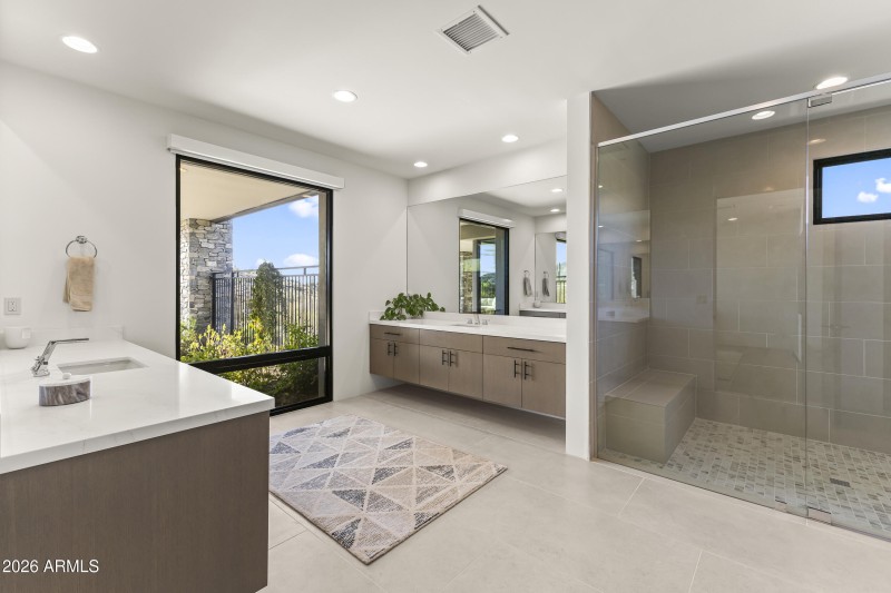 Suite #4 bathroom