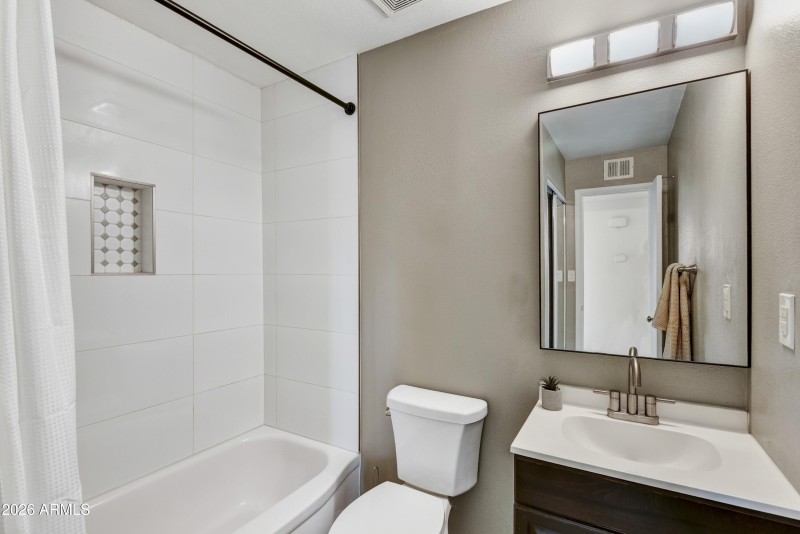 018_Bathroom