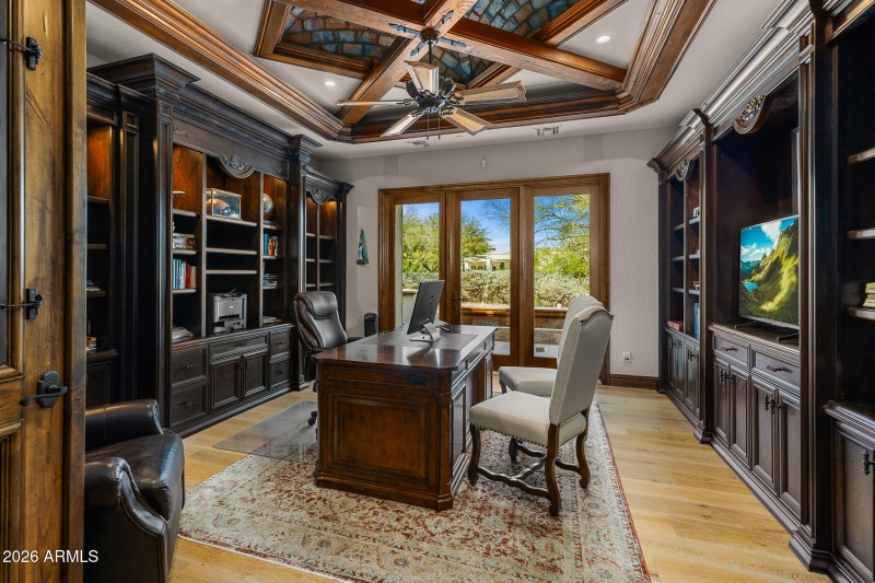 18private home office