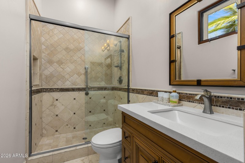 27guest bathroom1