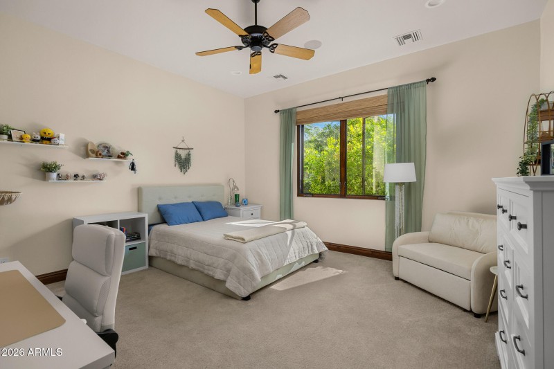 29guest bedroom2