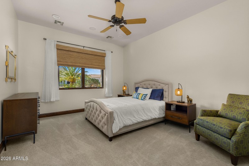 33guest bedroom4