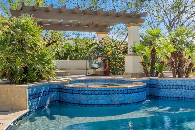 43spa and fire pit lounge