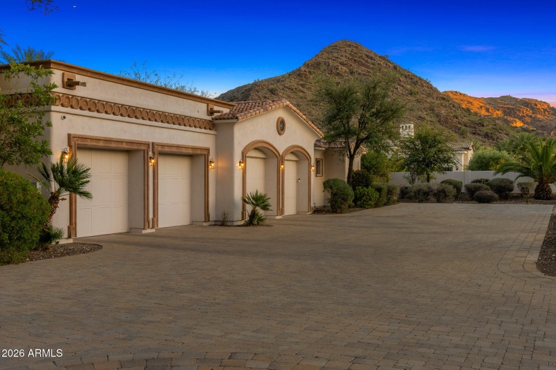 64multi car garage mountain views_twilig