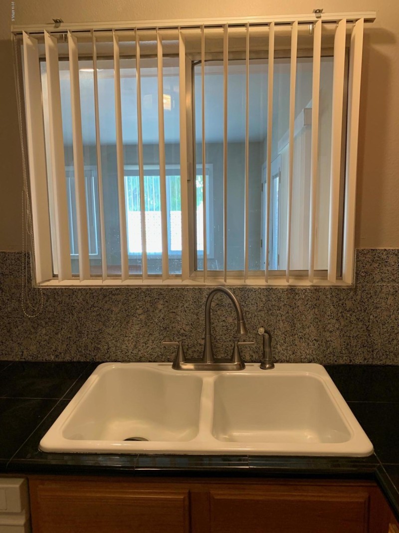 KITCHEN SINK