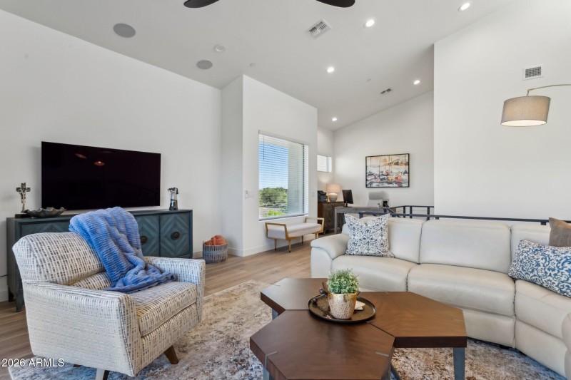 12-web-or-mls-1-easy-st-unit-30
