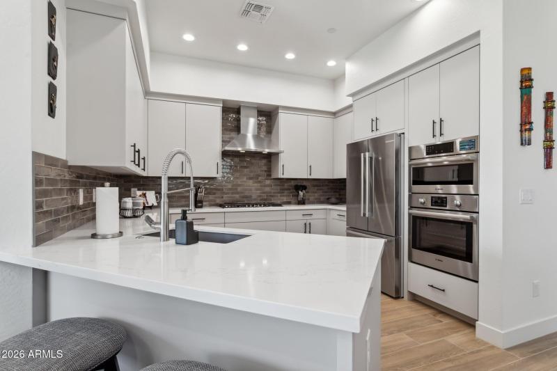 17-web-or-mls-1-easy-st-unit-30