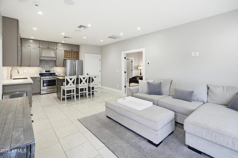6210 E Keim Dr-1