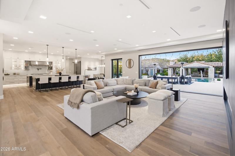6210 E Keim Dr-19