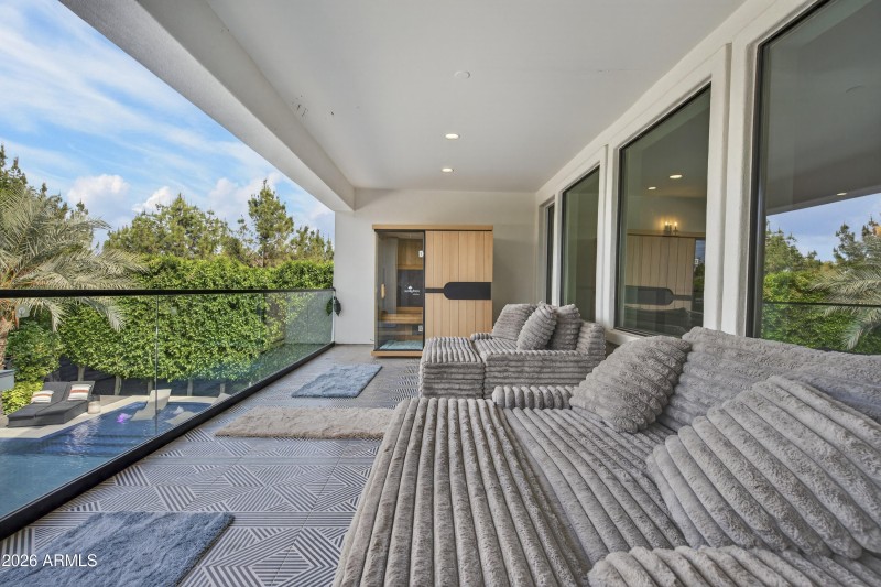 Upper balcony & Sauna
