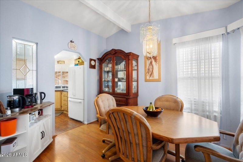 14-Dining Area