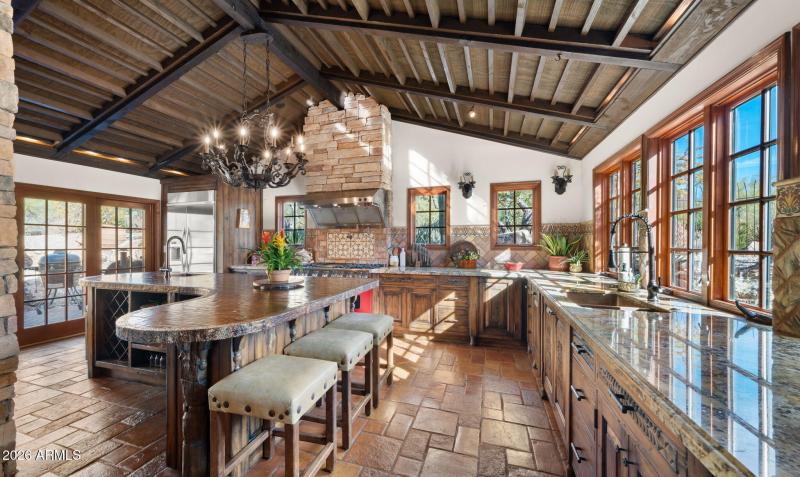 19-web-or-mls-Kitchen2