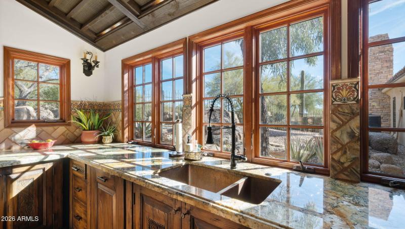 20-web-or-mls-Kitchen3