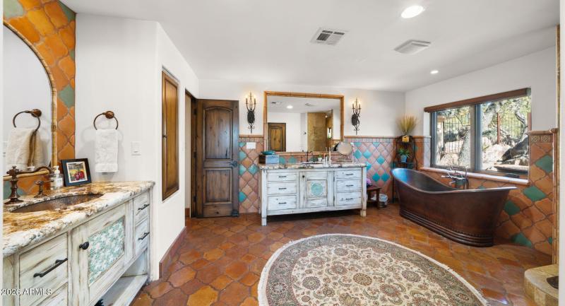 44-web-or-mls-Primary Suite6