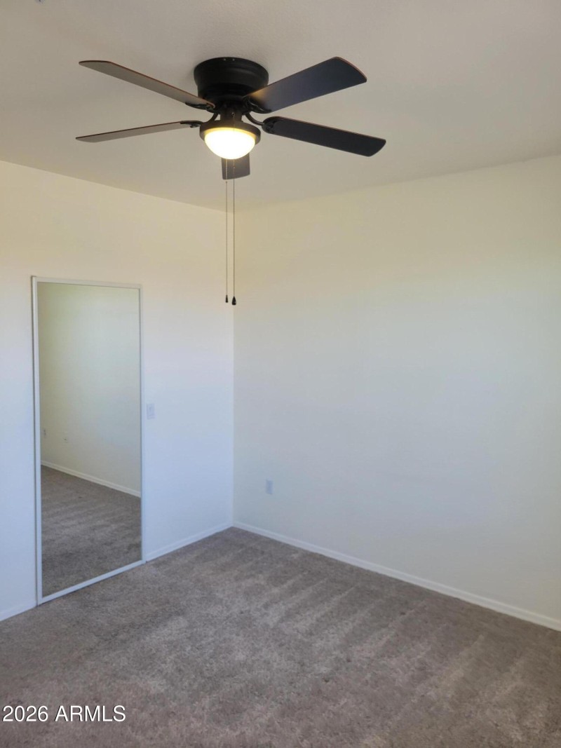 Bedroom-Walkin Closet pic 1