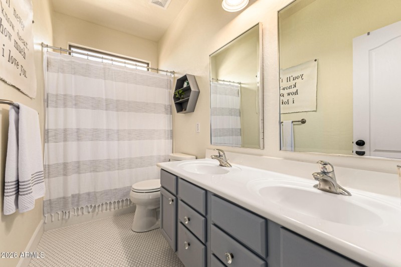 Upstairs Full Bath