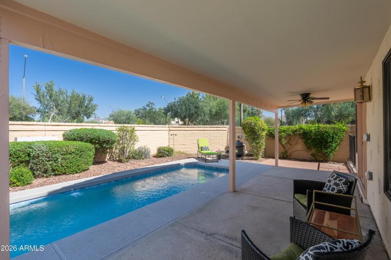 9596 E Windrose Dr - 30