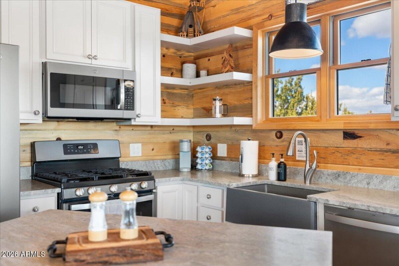 13-Kitchen