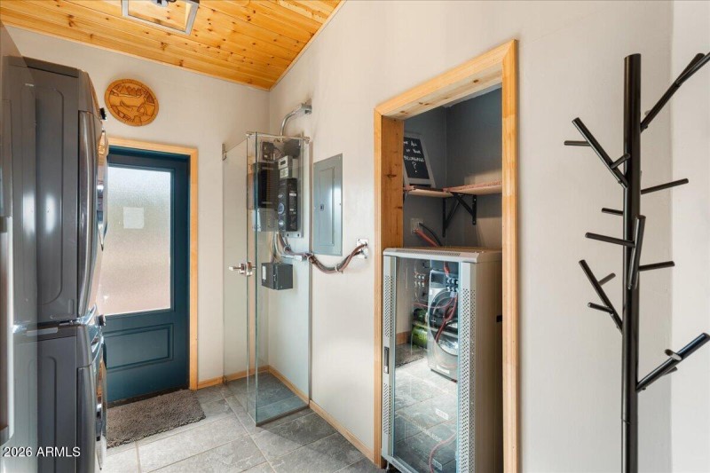 15-Laundry Room & Solar
