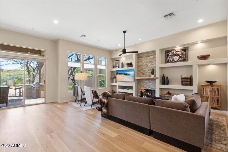 07-Living Room