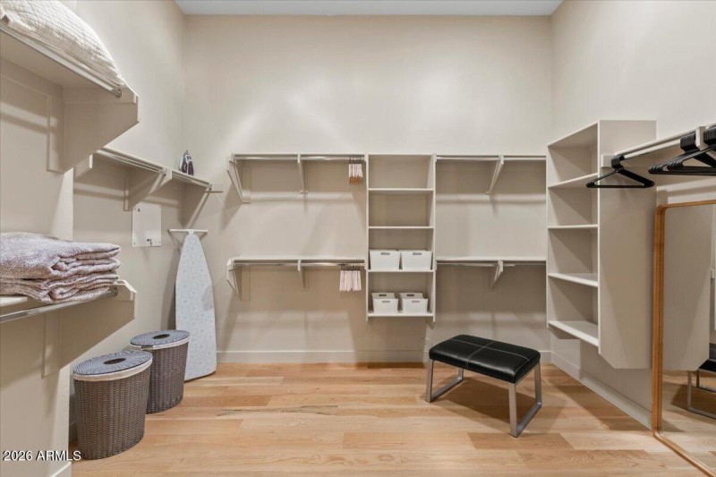 25-Closet
