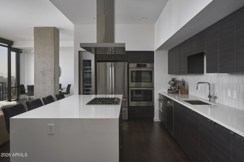 Luxury Kitchen with Gas Cooktop